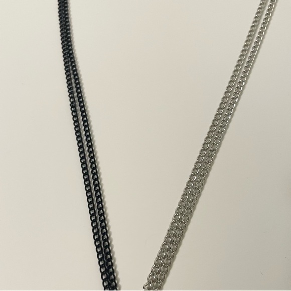 Guess Two Tone Chain Wood Look Horn Necklace - Picture 5 of 16